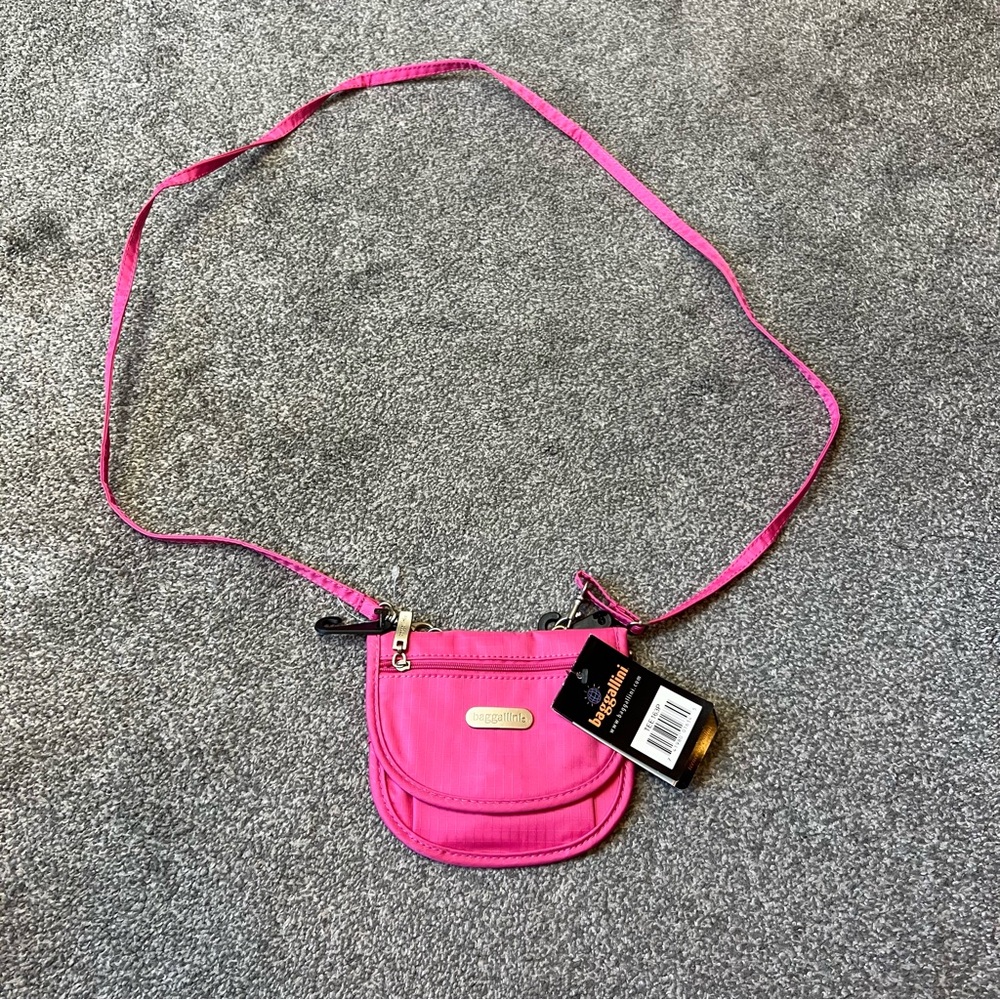 Baggallini pink teenee baggallini